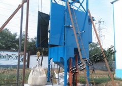 碳酸钙粉吨袋拆包机，轻钙粉吨包卸料机的图片