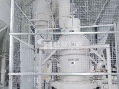 桂林鸿程HC1900大型活性炭雷蒙磨粉机国产雷蒙磨高速磨机的图片