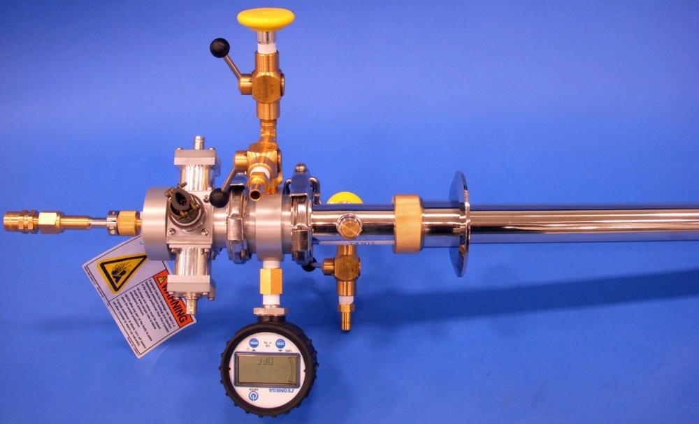 液氦存储杜瓦的变温插件的图片