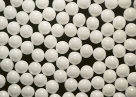 球磨研磨专用氧化锆珠的图片
