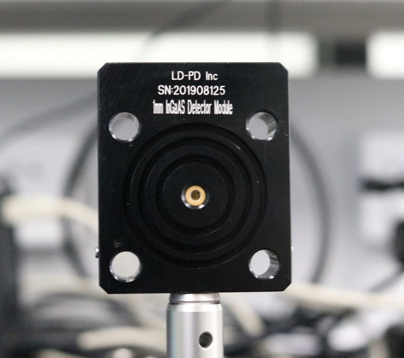 LightCap C3A-I2600LA1系列1mm高速扩展型InGaAS光电