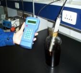 手持式变压器油水分检测仪的图片