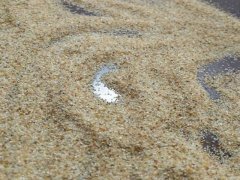 烘干石英砂的图片