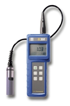 盐度电导和温度测量仪YSI EC300的图片