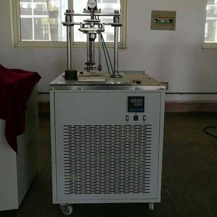 橡胶低温压缩变形综合试验机的图片