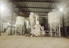 HC1700叶腊石雷蒙磨粉机碳素磨粉机的图片