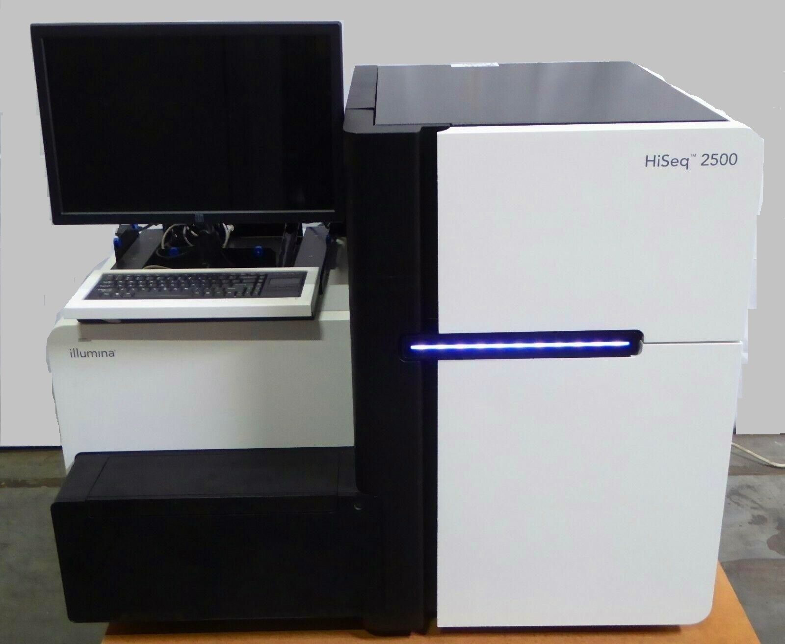 illumina Hiseq 2500测序仪的图片