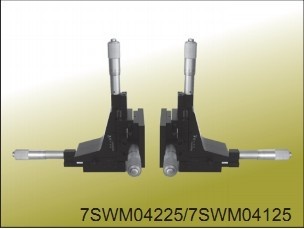 赛凡7SWM04125刚毅三轴平移台(右)7SWM04225刚毅三轴平移台(左)的图片