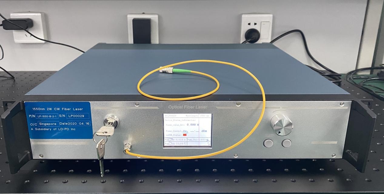 1550nm 50W单模高功率光纤激光器的图片