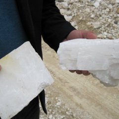 牙膏碳酸钙原料的图片