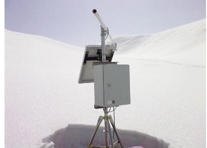 QT-1100超声波雪厚/水位监测系统的图片