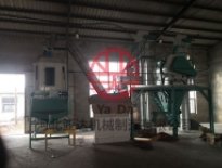 山西朔州养猪场时产3吨颗粒饲料机组的图片